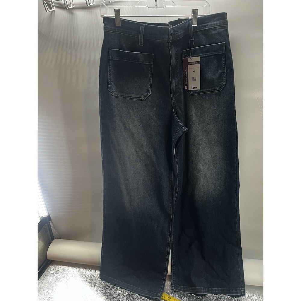 Gloria Vanderbilt Swan Series wide-leg jeans in a dark wash NWT 14R